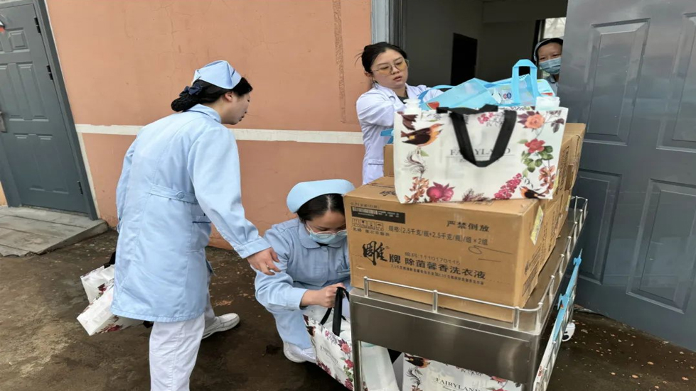 愛在三月天，情暖女職工——太原市第七人民醫(yī)院為全體女職工發(fā)放婦女節(jié)福利