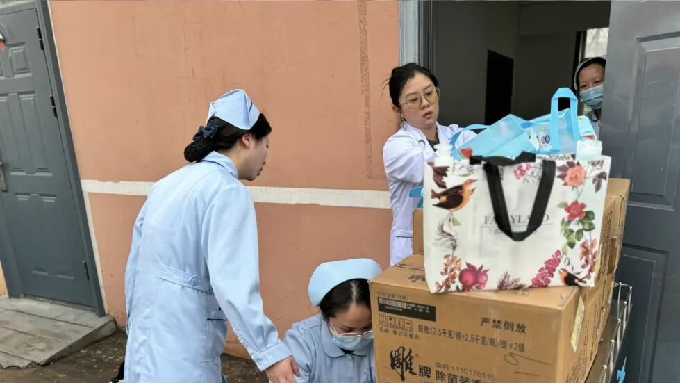愛(ài)在三月天，情暖女職工——太原市第七人民醫(yī)院為全體女職工發(fā)放婦女節(jié)福利