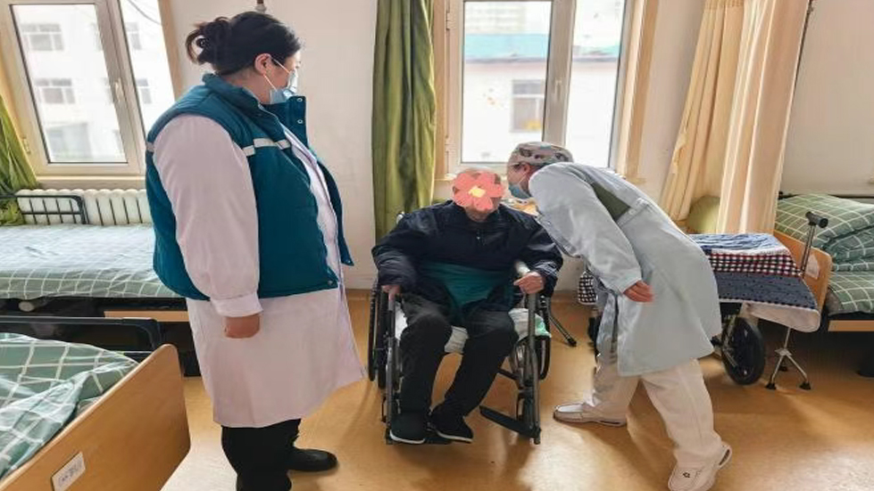 延伸服務(wù)觸角，傳遞醫(yī)患溫情——我院重癥醫(yī)學(xué)科團(tuán)隊(duì)赴三橋社區(qū)養(yǎng)老院暖心回訪